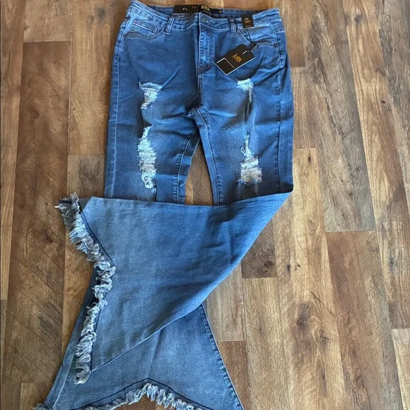 🔥 L&B Flare Jeans – Distressed High-Rise Denim with Extreme Frayed Bell Bottoms - Picture 2 of 5